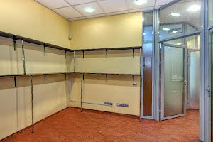 комерційна за адресою Анни Ахматової вул., 35