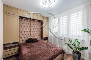 квартира по адресу Драгоманова ул., 10