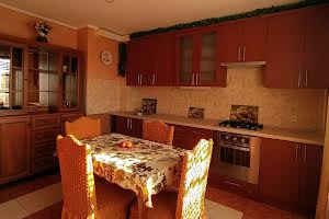 квартира за адресою Тополина вул., 18