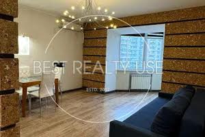 квартира за адресою Анни Ахматової вул., 33