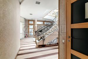 комерційна за адресою Саксаганського вул., 67
