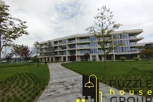 комерційна за адресою Паркова вул., 15