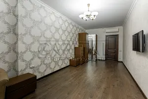 коммерческая по адресу Кловский спуск, 7А