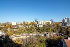 комерційна за адресою Тиха вул., 19