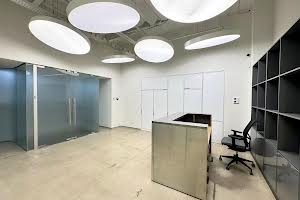 комерційна за адресою Велика Васильківська вул. (Червоноармійська), 1-3/2а