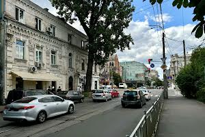 комерційна за адресою Межигірська вул., 13