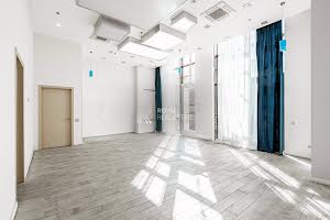 комерційна за адресою Саперне Поле вул., 3