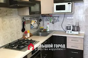 квартира за адресою Дорошенка вул., 8