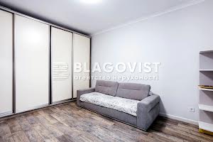 дом по адресу Трояндовая ул.