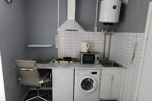 квартира за адресою Ревуцького вул., 18
