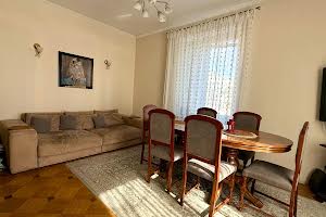 квартира по адресу Строителей ул., 36
