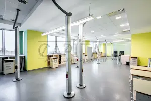 комерційна за адресою Дегтярівська вул., 53