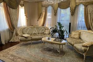 будинок за адресою вул. Лісова