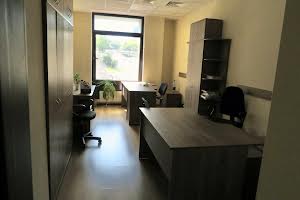 комерційна за адресою майдан Незалежності пл., 2