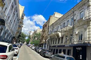 коммерческая по адресу Малая Житомирская ул., 6