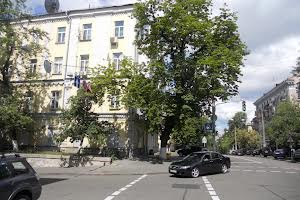комерційна за адресою Лютеранська вул., 24