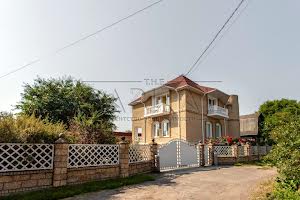 будинок за адресою Квітнева