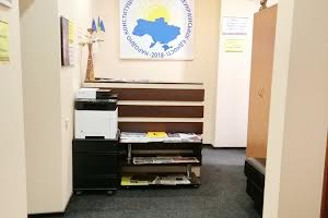 комерційна за адресою Інститутська вул., 24/7