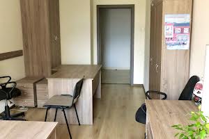 комерційна за адресою майдан Незалежності пл., 2