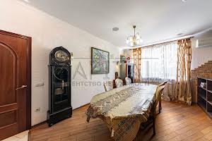 комерційна за адресою Звенигородська вул., 23