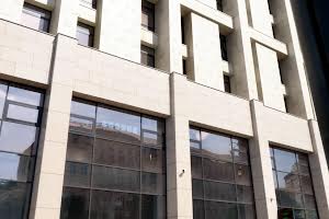 комерційна за адресою майдан Незалежності пл., 2