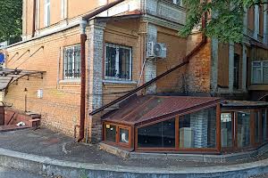 комерційна за адресою Лютеранська вул., 12