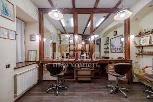 коммерческая по адресу Межигорская ул., 24