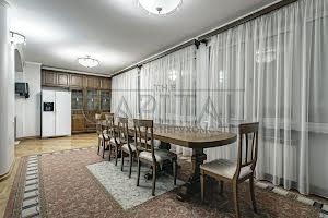 комерційна за адресою Саксаганського вул., 29