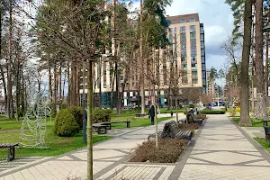 комерційна за адресою Матвія Донцова вул. (Тургенєвська), 24