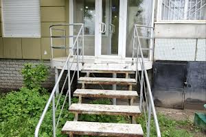 комерційна за адресою Академіка Павлова вул., 162