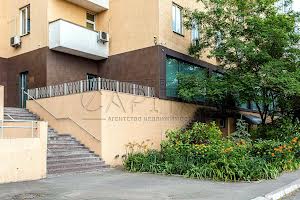 комерційна за адресою Саперно-Слобідська вул., 22