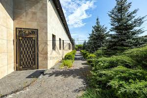 будинок за адресою с. Нові Безрадичі, садова, 155