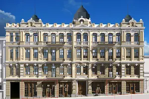 комерційна за адресою Михайлівська вул., 11