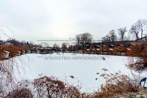 комерційна за адресою Шкільна вул., 1