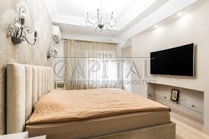 будинок за адресою 1 Травня вул., 2