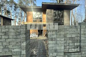 будинок за адресою Квітнева вул.