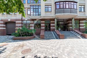 коммерческая по адресу Золотоворотская ул., 13