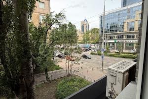 комерційна за адресою Лесі Українки бульв., 6