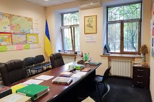комерційна за адресою Інститутська вул., 24/7