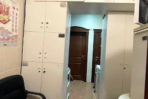 комерційна за адресою Варязький пров., 8