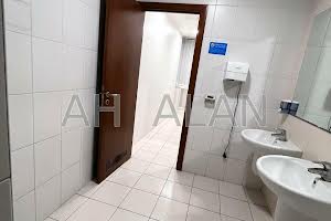 комерційна за адресою Дегтярівська вул., 53
