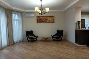 будинок за адресою Ентузіастів
