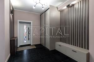будинок за адресою Лютнева вул.