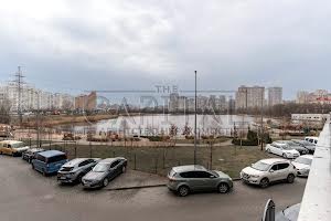 комерційна за адресою Ревуцького вул., 40-В