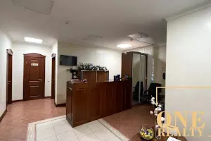 комерційна за адресою Варязький пров., 8