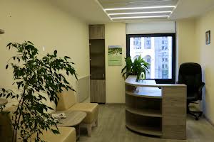 комерційна за адресою майдан Незалежності пл., 2