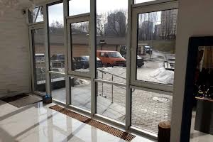 комерційна за адресою Митрополита Василя Липківського вул. (Урицького), 37-В