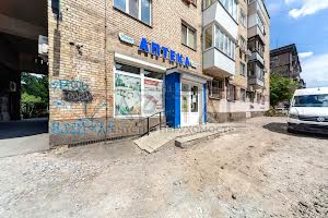 комерційна за адресою Почайнинська вул., 50/49