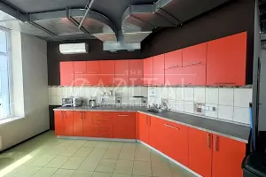 комерційна за адресою Дніпровська набережна вул., 26