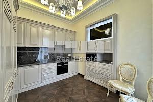комерційна за адресою Шота Руставелі вул., 8